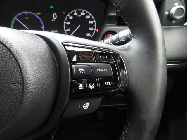 ヴェゼル ｅ：ＨＥＶＺ　禁煙車　８インチナビ　Ｂｌｕｅｔｏｏｔｈ　シートヒーター　前後ドラレコ　バックカメラ　パーキングセンサー　ＥＴＣ　ＬＥＤライト　フォグライト　サイドカーテンエアバッグ　電動テールゲート　ドアバイザー（10枚目）