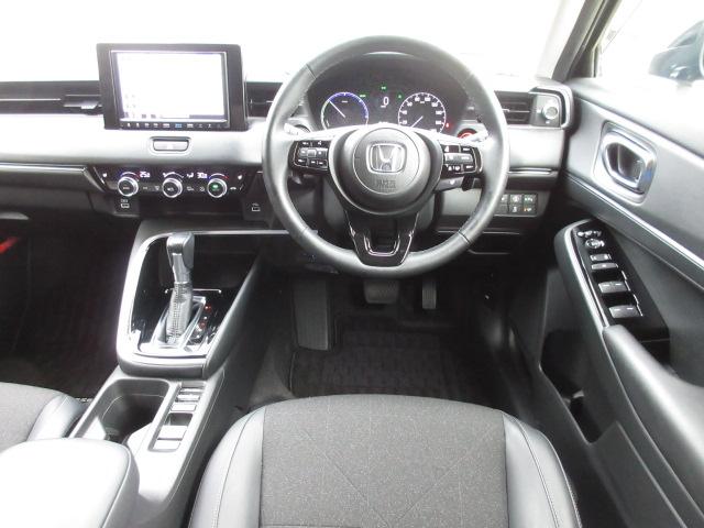 ヴェゼル ｅ：ＨＥＶＺ　禁煙車　８インチナビ　Ｂｌｕｅｔｏｏｔｈ　シートヒーター　前後ドラレコ　バックカメラ　パーキングセンサー　ＥＴＣ　ＬＥＤライト　フォグライト　サイドカーテンエアバッグ　電動テールゲート　ドアバイザー（17枚目）