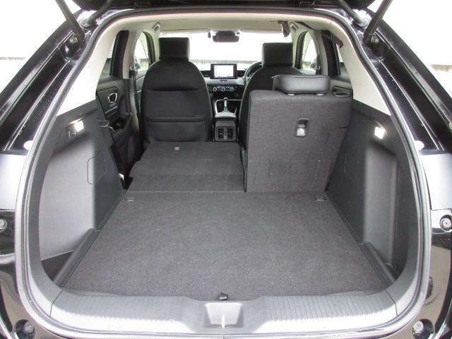 ヴェゼル ｅ：ＨＥＶＺ　禁煙車　８インチナビ　Ｂｌｕｅｔｏｏｔｈ　シートヒーター　前後ドラレコ　バックカメラ　パーキングセンサー　ＥＴＣ　ＬＥＤライト　フォグライト　サイドカーテンエアバッグ　電動テールゲート　ドアバイザー（25枚目）