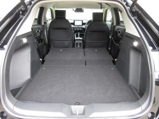 ヴェゼル ｅ：ＨＥＶＺ　禁煙車　８インチナビ　Ｂｌｕｅｔｏｏｔｈ　シートヒーター　前後ドラレコ　バックカメラ　パーキングセンサー　ＥＴＣ　ＬＥＤライト　フォグライト　サイドカーテンエアバッグ　電動テールゲート　ドアバイザー（26枚目）