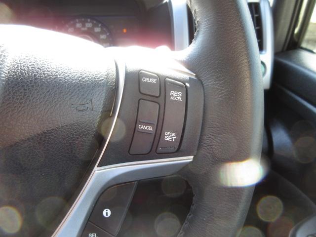 【クルーズコントロール】アクセルペダルを踏まずに一定の車速で走行できますので、高速道路など加減速の少ない道で便利です♪長距離ドライブの疲れを軽減してくれる、嬉しい装備です。