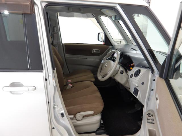 すわり心地の良い運転席・助手席です。長時間のドライブの疲れ軽減に貢献します。どうぞ快適なドライブを♪