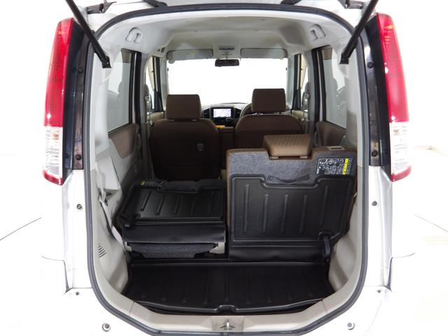 荷物によって片側のみシートを倒して使うことも出来ます！