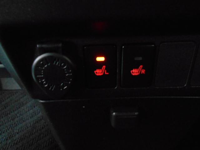 ルーミー カスタムＧ－Ｔ　禁煙車　ナビ　Ｂｌｕｅｔｏｏｔｈ　シートヒーター　バックカメラ　パーキングセンサー　ＥＴＣ　ドラレコ　衝突軽減ブレーキ　クルコン　ＬＥＤライト　フォグライト　スマートキー　ドアバイザー　ワンセグＴＶ（6枚目）