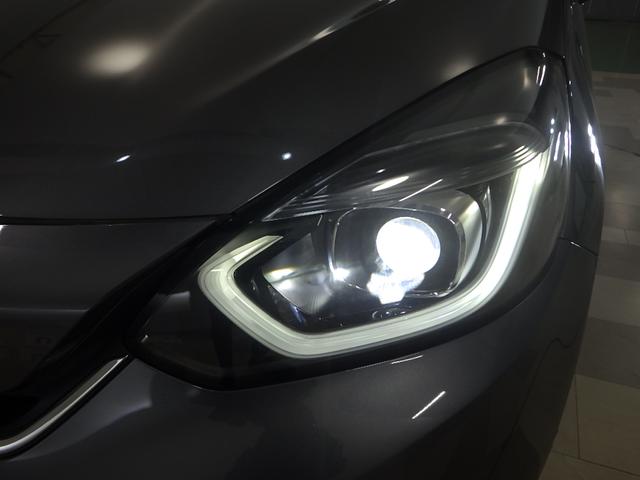 フィット ｅ：ＨＥＶホーム　禁煙車　ソノマンマ車　ナビ　Ｂｌｕｅｔｏｏｔｈ　バックカメラ　ＥＴＣ　パーキングセンサー　前後ドラレコ　サイドカーテンエアバッグ　ＬＥＤライト　ＣＤ　ＵＳＢ　スマートキー　衝突軽減ブレーキ　クルコン（23枚目）