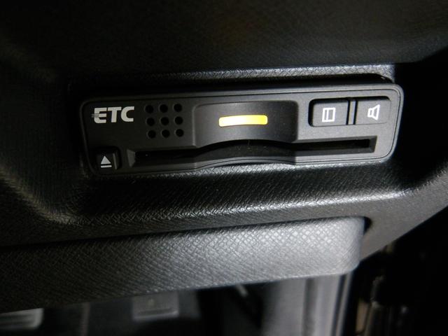 ステップワゴンスパーダ Ｚクールスピリット　禁煙　ワンオーナー　９インチナビ　後席モニター　リアカメラ　Ｂｌｕｅｔｏｏｔｈ　両側電動スライドドア　ＨＩＤ　ＥＴＣ　スマートキー　２列目キャプテンシート　クルーズコントロール　パドルシフト　アルミ（7枚目）