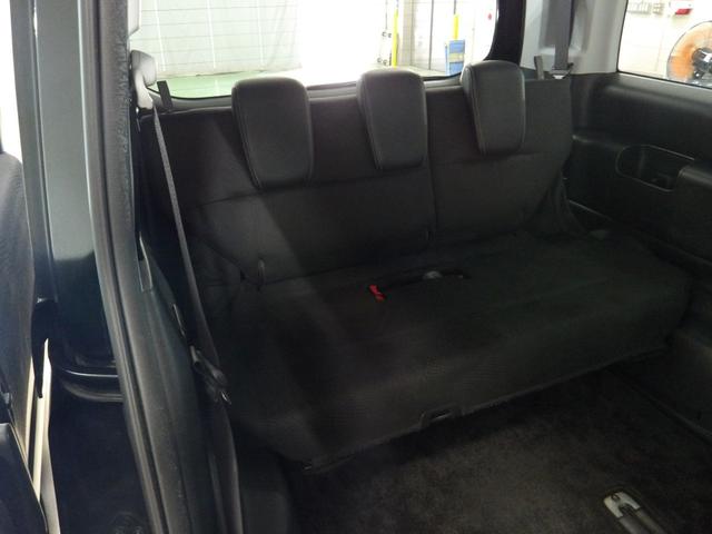 ステップワゴンスパーダ Ｚクールスピリット　禁煙　ワンオーナー　９インチナビ　後席モニター　リアカメラ　Ｂｌｕｅｔｏｏｔｈ　両側電動スライドドア　ＨＩＤ　ＥＴＣ　スマートキー　２列目キャプテンシート　クルーズコントロール　パドルシフト　アルミ（17枚目）