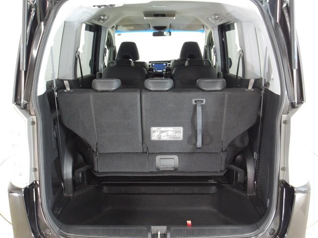 ステップワゴンスパーダ Ｚクールスピリット　禁煙　ワンオーナー　９インチナビ　後席モニター　リアカメラ　Ｂｌｕｅｔｏｏｔｈ　両側電動スライドドア　ＨＩＤ　ＥＴＣ　スマートキー　２列目キャプテンシート　クルーズコントロール　パドルシフト　アルミ（18枚目）