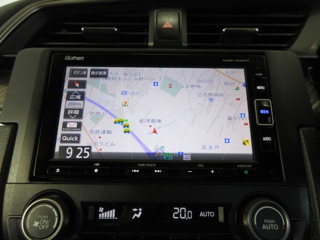 シビック ハッチバックホンダセンシング　禁煙車　６Ｍ／Ｔ　ワンオーナー　センシング　ＬＥＤヘッドライト　シートヒーター　無限フロアマット　無限バイザー　タイプＲリアスポイラー　ナビ　リアカメラ　社外マフラー　ＬＥＤルームライト　ＥＴＣ車載器（3枚目）