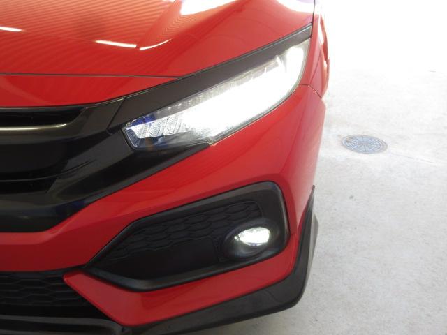 シビック ハッチバックホンダセンシング　禁煙車　６Ｍ／Ｔ　ワンオーナー　センシング　ＬＥＤヘッドライト　シートヒーター　無限フロアマット　無限バイザー　タイプＲリアスポイラー　ナビ　リアカメラ　社外マフラー　ＬＥＤルームライト　ＥＴＣ車載器（20枚目）