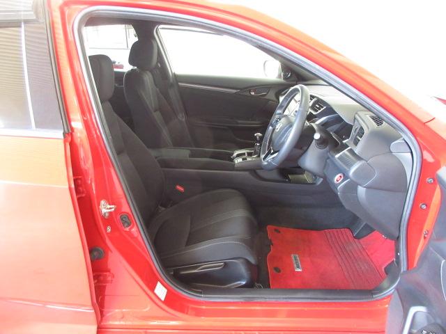 シビック ハッチバックホンダセンシング　禁煙車　６Ｍ／Ｔ　ワンオーナー　センシング　ＬＥＤヘッドライト　シートヒーター　無限フロアマット　無限バイザー　タイプＲリアスポイラー　ナビ　リアカメラ　社外マフラー　ＬＥＤルームライト　ＥＴＣ車載器（23枚目）