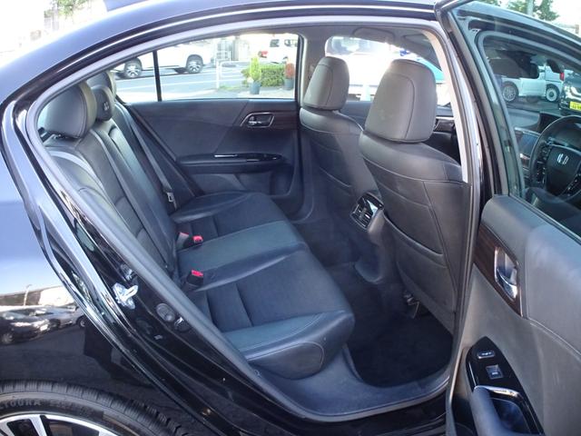 アコードハイブリッド ＥＸ　禁煙　ワンオーナー　ナビ　リアカメラ　Ｂｌｕｅｔｏｏｔｈ　衝突軽減ブレーキ　ＥＴＣ２．０　ＬＥＤ　ＵＳＢ　左サイドカメラ　パワーシート　アダプティブクルーズコントロール　シートヒーター　ＨＤＭＩ（23枚目）