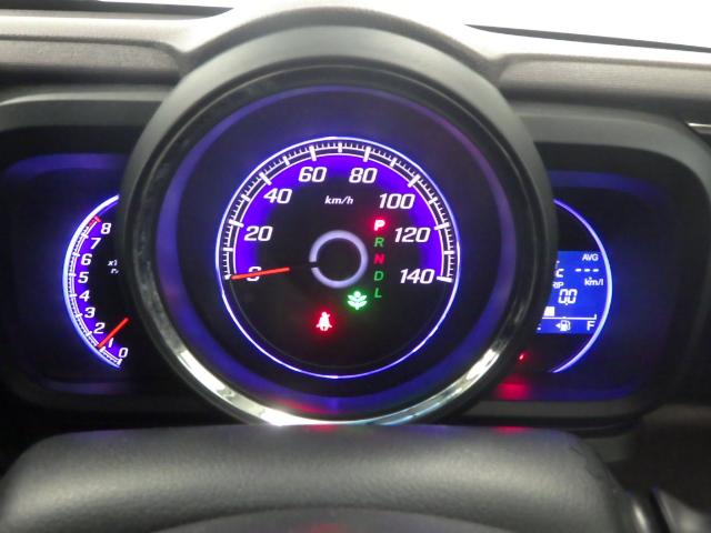 N-ONE プレミアム・Lパッケージ 禁煙車 ツートーンカラー ナビ Bluetooth HIDヘッドライト ETC サイドカーテンエアバック CD DVD ワンセグTV スマートキー 純正アルミ ECONモード 電格ミラ 両席エアバック(7枚目)