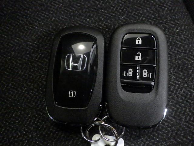 N-BOXカスタム ベースグレード 禁煙車 元試乗車 8インチナビ Bluetooth シートヒーター 前後ドラレコ バックカメラ ETC パーキングセンサー フルセグTV USB 両側電動スライドドア LEDライト スマートキー(19枚目)