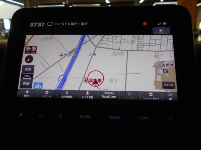 N-BOXカスタム ターボ 禁煙車 元試乗車 1オーナー 8インチコネクトナビ リアカメラ LEDヘッドライト パドルシフト シートヒーター ドアバイザー 革巻きステアリング 左右パワースライドドア シートバックテーブル(5枚目)