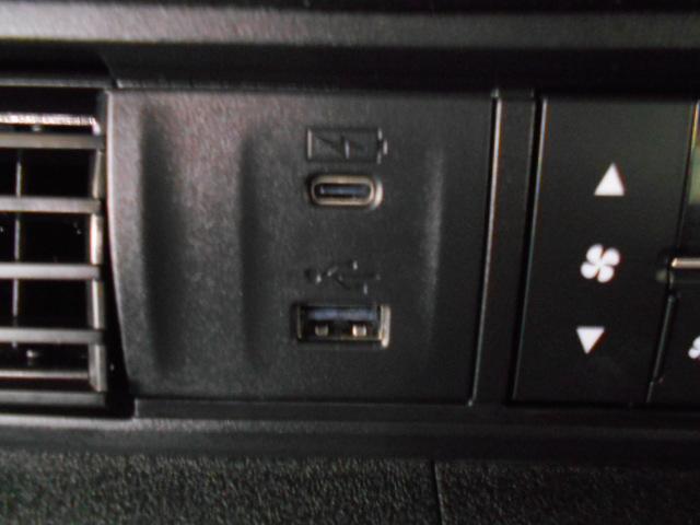 N-BOXカスタム ターボ 禁煙車 元試乗車 1オーナー 8インチコネクトナビ リアカメラ LEDヘッドライト パドルシフト シートヒーター ドアバイザー 革巻きステアリング 左右パワースライドドア シートバックテーブル(15枚目)