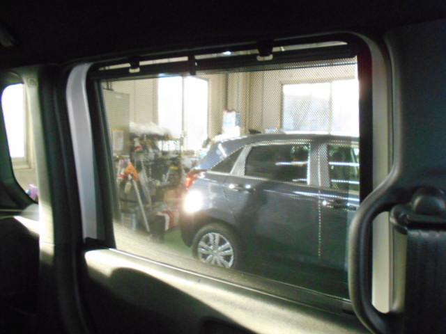 N-BOXカスタム ターボ 禁煙車 元試乗車 1オーナー 8インチコネクトナビ リアカメラ LEDヘッドライト パドルシフト シートヒーター ドアバイザー 革巻きステアリング 左右パワースライドドア シートバックテーブル(18枚目)