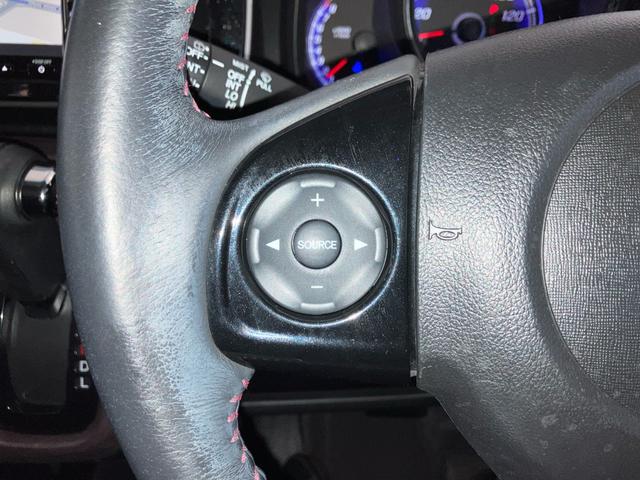 N-ONE プレミアム・Lパッケージ 禁煙車 ナビ バックカメラ ETC HIDライト サイドカーテンエアバック ドアバイザー 横滑り防止機構 CD/DVD ワンセグチューナー SDカード オートエアコン ABS エアバック スマートキー(14枚目)