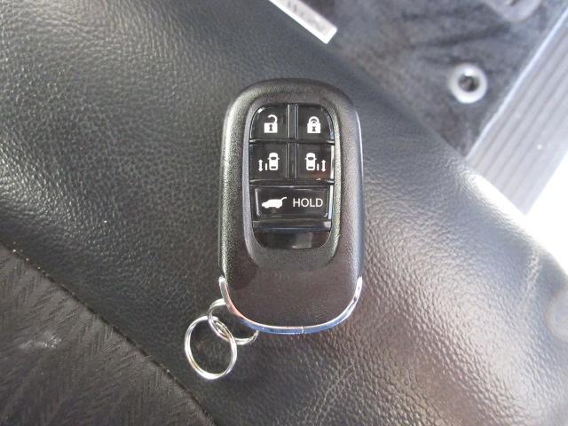 ステップワゴン e:HEVスパーダ 禁煙車 9inナビ(ラジオ・TV・BTA・USB・Mラック) Rカメラ LEDヘッドライト シートヒーター パドルシフト パワーテールゲート サイド・カーテンエアバック ドアバイザー 1オーナー(33枚目)