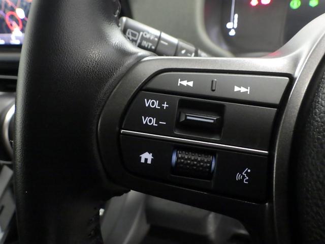 フリード クロスター 禁煙車 元試乗車 ホンダコネクトナビ リアカメラ ブラインドスポットインフォメーション 2列目6:4分割可倒 プライムスムースコンビシート シートヒーター ルーフレール ドラレコ ドアバイザー LKA(11枚目)