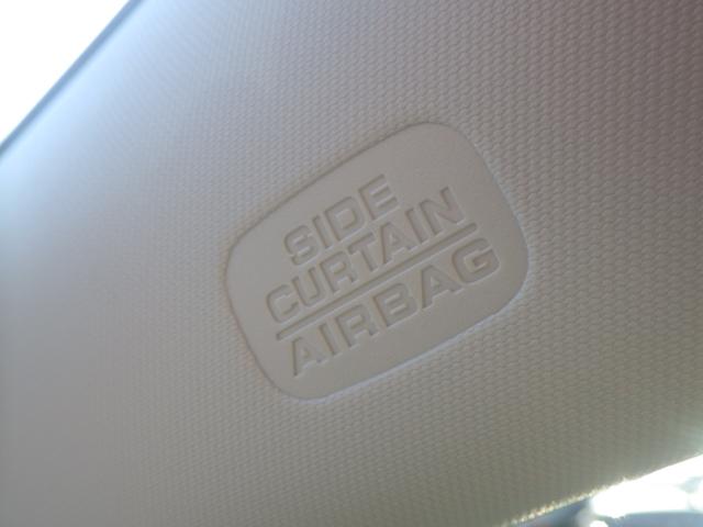 フリード クロスター 禁煙車 元試乗車 ホンダコネクトナビ リアカメラ ブラインドスポットインフォメーション 2列目6:4分割可倒 プライムスムースコンビシート シートヒーター ルーフレール ドラレコ ドアバイザー LKA(16枚目)