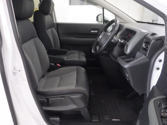 フリード クロスター 禁煙車 元試乗車 ホンダコネクトナビ リアカメラ ブラインドスポットインフォメーション 2列目6:4分割可倒 プライムスムースコンビシート シートヒーター ルーフレール ドラレコ ドアバイザー LKA(23枚目)