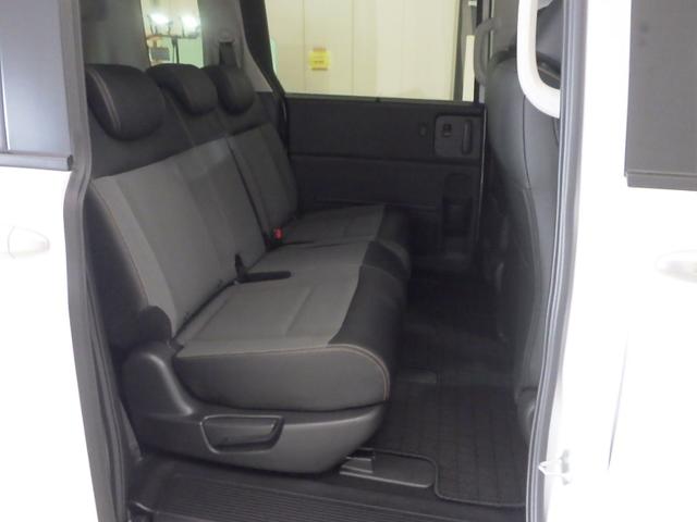 フリード クロスター 禁煙車 元試乗車 ホンダコネクトナビ リアカメラ ブラインドスポットインフォメーション 2列目6:4分割可倒 プライムスムースコンビシート シートヒーター ルーフレール ドラレコ ドアバイザー LKA(24枚目)