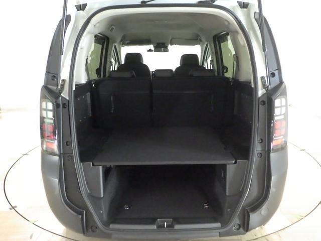 フリード クロスター 禁煙車 元試乗車 ホンダコネクトナビ リアカメラ ブラインドスポットインフォメーション 2列目6:4分割可倒 プライムスムースコンビシート シートヒーター ルーフレール ドラレコ ドアバイザー LKA(26枚目)