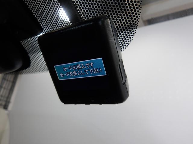 フリード クロスター・ホンダセンシング　禁煙車　そのまんま車　９インチナビ　Ｒカメラ　ＦＲドラレコ　両側電動スライドドア　パーキングセンサー　Ｂｌｕｅｔｏｏｔｈ　ＵＳＢ　ＥＴＣ　ＬＥＤ　アダプティブクルーズコントロール　サイドエアバック（7枚目）