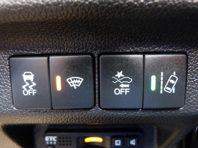 フリード クロスター・ホンダセンシング　禁煙車　そのまんま車　９インチナビ　Ｒカメラ　ＦＲドラレコ　両側電動スライドドア　パーキングセンサー　Ｂｌｕｅｔｏｏｔｈ　ＵＳＢ　ＥＴＣ　ＬＥＤ　アダプティブクルーズコントロール　サイドエアバック（21枚目）