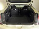 リアシートを倒して２シーター状態にすると、奥行きの有るフラットなラゲッジスペースになり、ゴルフバック等の嵩張る荷物も積み込めます！