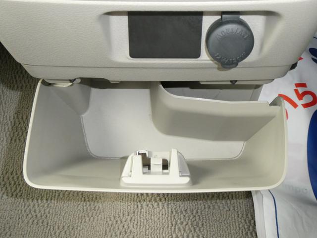 スペーシア Ｇ　ナビ　衝突被害軽減システム　アイドリングストップ　ワンセグＴＶ　キーレスプッシュスタート　フルオートエアコン　両側スライドドア　ＡＢＳ　運転席エアバッグ　助手席エアバッグ（16枚目）