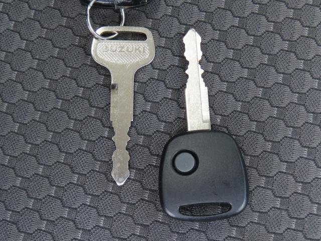 キャリイトラック KX 3型 純正オーディオ ディスチャージヘッドランプ 衝突安全ボディ パワーウィンドウ エアコン(28枚目)