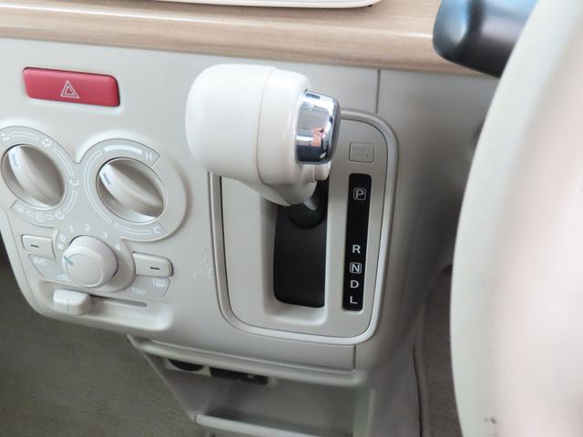 アルトラパン Ｓ　ＣＤステレオ　レーダーブレーキサポート　誤発進抑制機能　キーレスプッシュスタート　セキュリティアラーム　シートヒーター　ディスチャージヘッドライト　革巻きステアリング（8枚目）