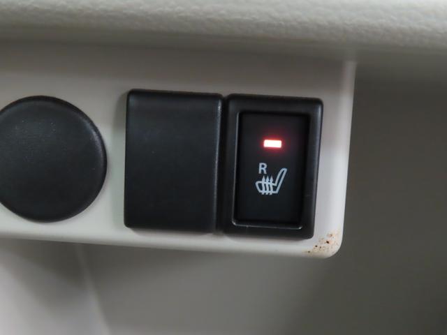 アルトラパン Ｓ　ＣＤステレオ　レーダーブレーキサポート　誤発進抑制機能　キーレスプッシュスタート　セキュリティアラーム　シートヒーター　ディスチャージヘッドライト　革巻きステアリング（13枚目）