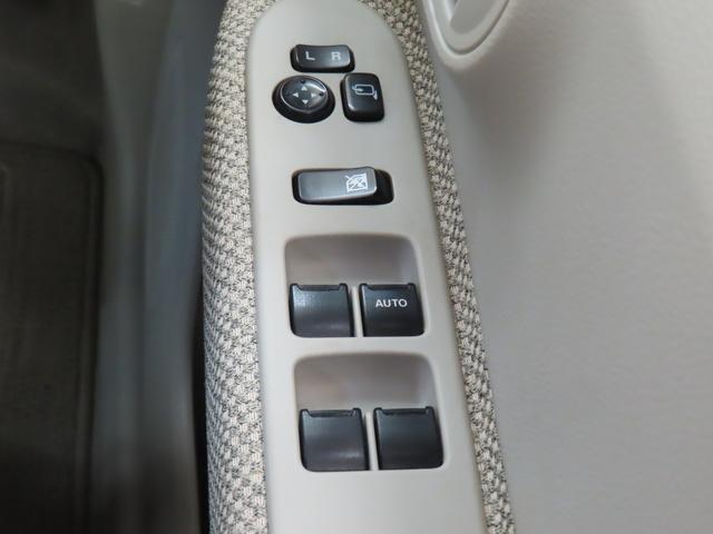 アルトラパン Ｓ　ＣＤステレオ　レーダーブレーキサポート　誤発進抑制機能　キーレスプッシュスタート　セキュリティアラーム　シートヒーター　ディスチャージヘッドライト　革巻きステアリング（15枚目）