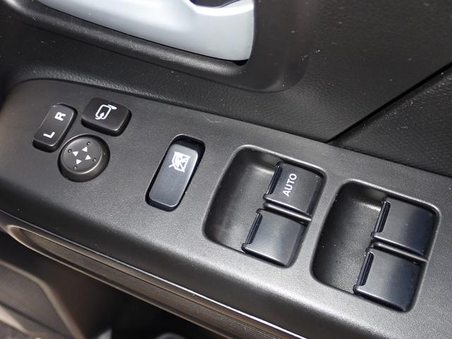 ワゴンＲ ２５周年記念車　ＨＹＢＲＩＤ　ＦＸリミテッド　全方位カメラ　衝突被害軽減システム　横滑り防止機能　オートライト　プッシュスタート　シートヒーター　アイドリングストップ　盗難防止システム（16枚目）