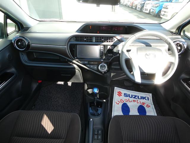 アクア Ｇ　ナビ　バックカメラ　ＥＴＣ　ワンセグ　Ｂｌｕｅｔｏｏｔｈ接続　クルーズコントロール　革巻きステアリング　ステアリングオーディオスイッチ　ナノイー搭載　オートエアコン　シートヒーター（6枚目）