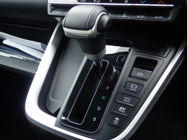 ランディ ＨＹＢＲＩＤ　Ｇ　８インチナビ　ＥＴＣ　ＬＥＤヘッドライト　衝突被害軽減ブレーキ　誤発進抑制機能　レーンアシスト　アダプティブクルーズコントロール　ヒートシーター　Ｂｌｕｅｔｏｏｔｈ接続　ＣＤ再生　ＤＶＤ再生　フルフラット　クリアランスソナー（7枚目）