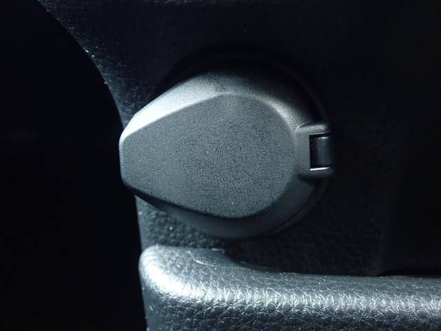 ランディ ＨＹＢＲＩＤ　Ｇ　８インチナビ　ＥＴＣ　ＬＥＤヘッドライト　衝突被害軽減ブレーキ　誤発進抑制機能　レーンアシスト　アダプティブクルーズコントロール　ヒートシーター　Ｂｌｕｅｔｏｏｔｈ接続　ＣＤ再生　ＤＶＤ再生　フルフラット　クリアランスソナー（17枚目）