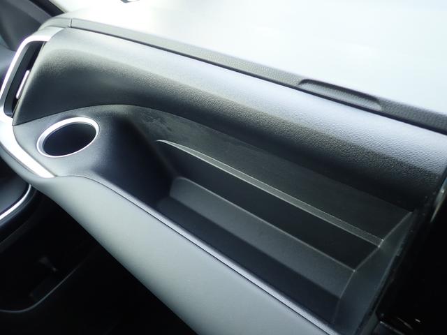 ランディ ＨＹＢＲＩＤ　Ｇ　８インチナビ　ＥＴＣ　ＬＥＤヘッドライト　衝突被害軽減ブレーキ　誤発進抑制機能　レーンアシスト　アダプティブクルーズコントロール　ヒートシーター　Ｂｌｕｅｔｏｏｔｈ接続　ＣＤ再生　ＤＶＤ再生　フルフラット　クリアランスソナー（19枚目）