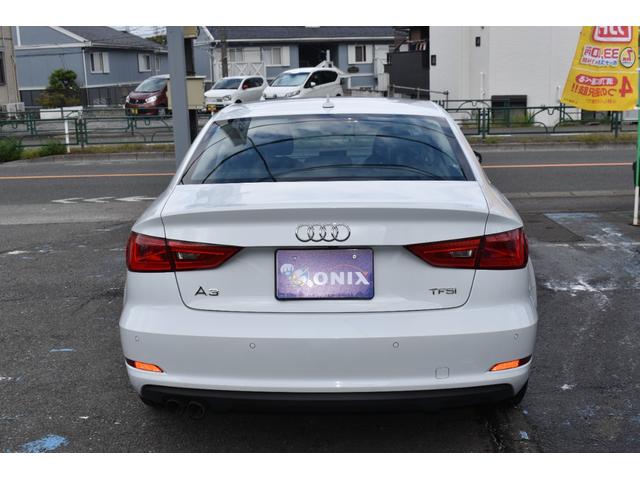 Ａ３セダン １．４ＴＦＳＩ　禁煙車／コンビニエンスパッケージ／ＬＥＤライトパッケージ／純正フルセグナビ／バックカメラ／ＥＴＣ／純正１６インチアルミホイール／プッシュスタート／アイドリングストップ／ＬＥＤヘッドライト／ＬＥＤテール（3枚目）