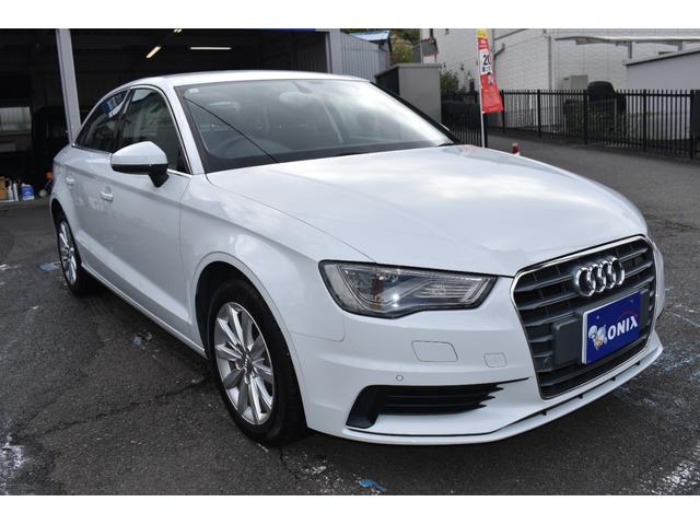 Ａ３セダン １．４ＴＦＳＩ　禁煙車／コンビニエンスパッケージ／ＬＥＤライトパッケージ／純正フルセグナビ／バックカメラ／ＥＴＣ／純正１６インチアルミホイール／プッシュスタート／アイドリングストップ／ＬＥＤヘッドライト／ＬＥＤテール（6枚目）