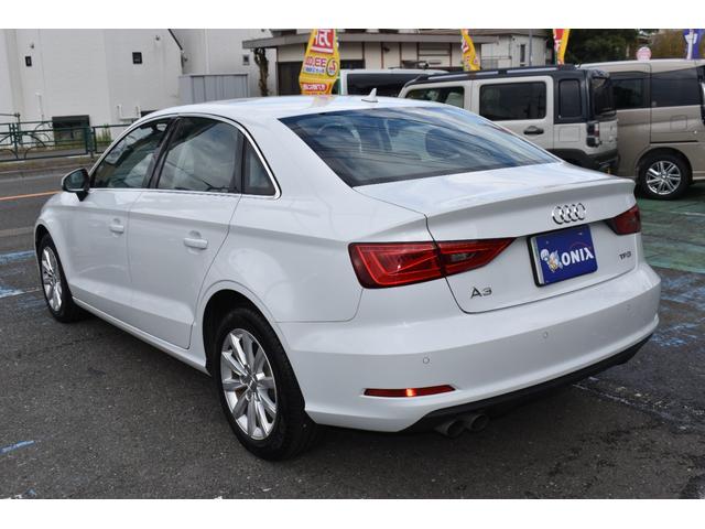 Ａ３セダン １．４ＴＦＳＩ　禁煙車／コンビニエンスパッケージ／ＬＥＤライトパッケージ／純正フルセグナビ／バックカメラ／ＥＴＣ／純正１６インチアルミホイール／プッシュスタート／アイドリングストップ／ＬＥＤヘッドライト／ＬＥＤテール（9枚目）