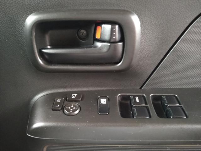 ワゴンR ハイブリッドFX CVT アイドリングストップ デュアルセンサーブレーキサポート 横滑り防止 レーンキープ 誤発進抑制 障害物センサー シートヒーター CD スマートキー プッシュスタート オートエアコン オートライト(27枚目)