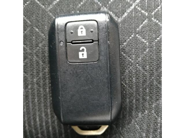 ワゴンR ハイブリッドFX CVT アイドリングストップ デュアルセンサーブレーキサポート 横滑り防止 レーンキープ 誤発進抑制 障害物センサー シートヒーター CD スマートキー プッシュスタート オートエアコン オートライト(28枚目)