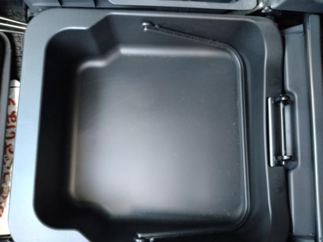 ワゴンＲスティングレー Ｘ　アイドリングストップ　ＨＩＤ　オートライト　フロントフォグランプ　純正フルエアロ　ナビ　ＴＶＤＶＤ　スマートキー　プッシュスタート　オートエアコン　盗難防止システム　電動格納リモコンドアミラー（21枚目）