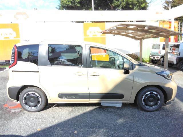 シエンタ ハイブリッドＺ　メーカー保証／純正９型ディスプレイ／パノラミックビューモニター／レーダークルーズコントロール／ＥＴＣ２．０／ドライブレコーダー前後／前席シートヒーター／オートブレーキホールド／衝突軽減（4枚目）