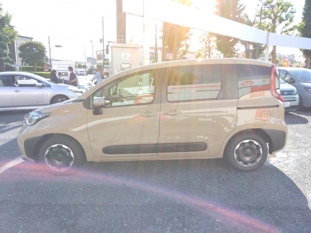 シエンタ ハイブリッドＺ　メーカー保証／純正９型ディスプレイ／パノラミックビューモニター／レーダークルーズコントロール／ＥＴＣ２．０／ドライブレコーダー前後／前席シートヒーター／オートブレーキホールド／衝突軽減（8枚目）