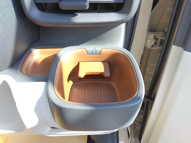 シエンタ ハイブリッドＺ　メーカー保証／純正９型ディスプレイ／パノラミックビューモニター／レーダークルーズコントロール／ＥＴＣ２．０／ドライブレコーダー前後／前席シートヒーター／オートブレーキホールド／衝突軽減（21枚目）